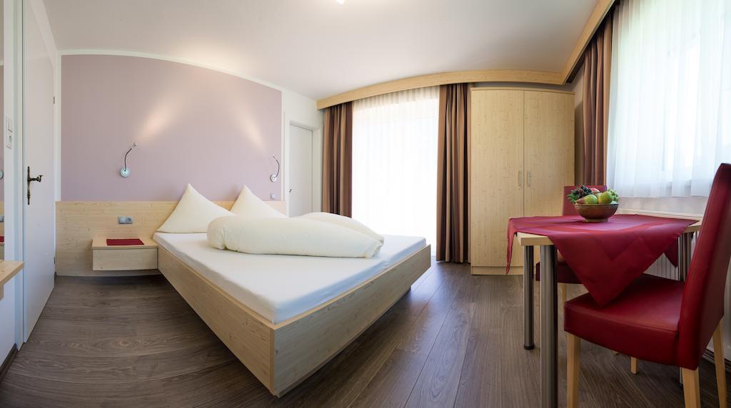 Pension Roasthof Нойштифт-им-Штубайталь Экстерьер фото